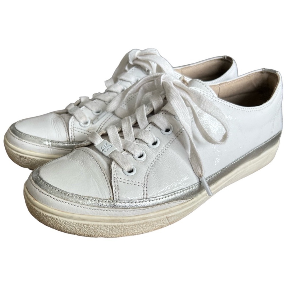 Caprice Sneakers